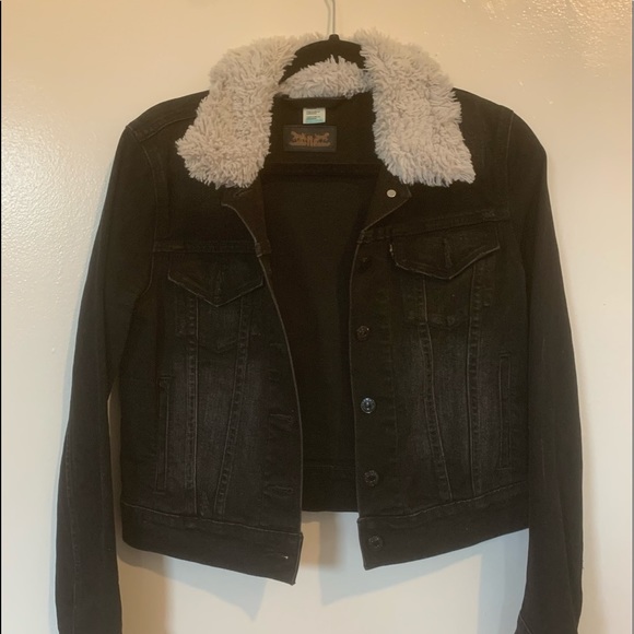 Levis Faux Fur Collar Denim Jacket 